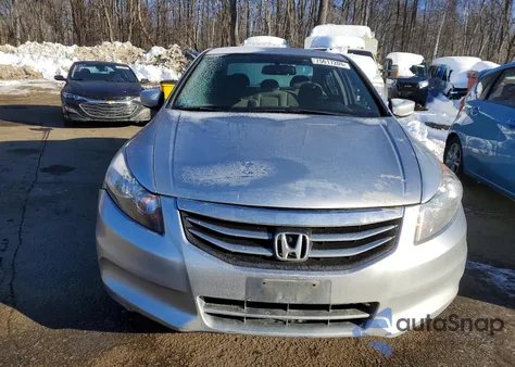 2011 Honda Accord Lx z USA, uszkodzony, nr VIN 1HGCP2F36BA020516